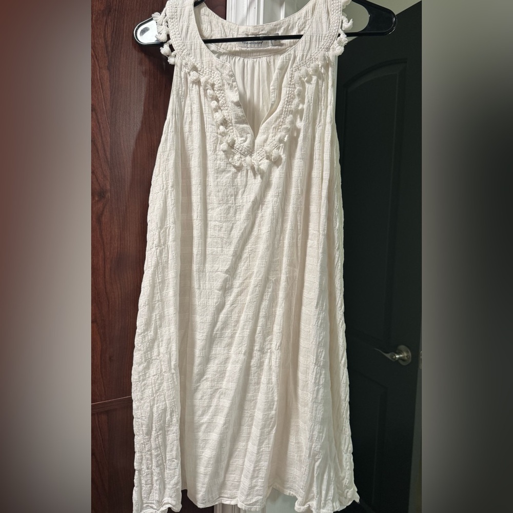 Vineyard Vines white Sleeveless linen Dress with Pom Pom detailing